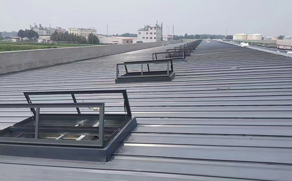 某中学室内体育馆扶风排烟窗改造项目