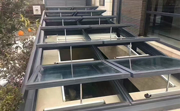 某轨道交通车辆维修车间扶风排烟窗应用