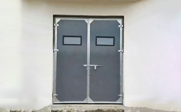 扶风工业门在高温作业区域的运行表现